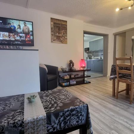 Appartement Rethel - Netflix - Marc & Cecile Exteriör bild