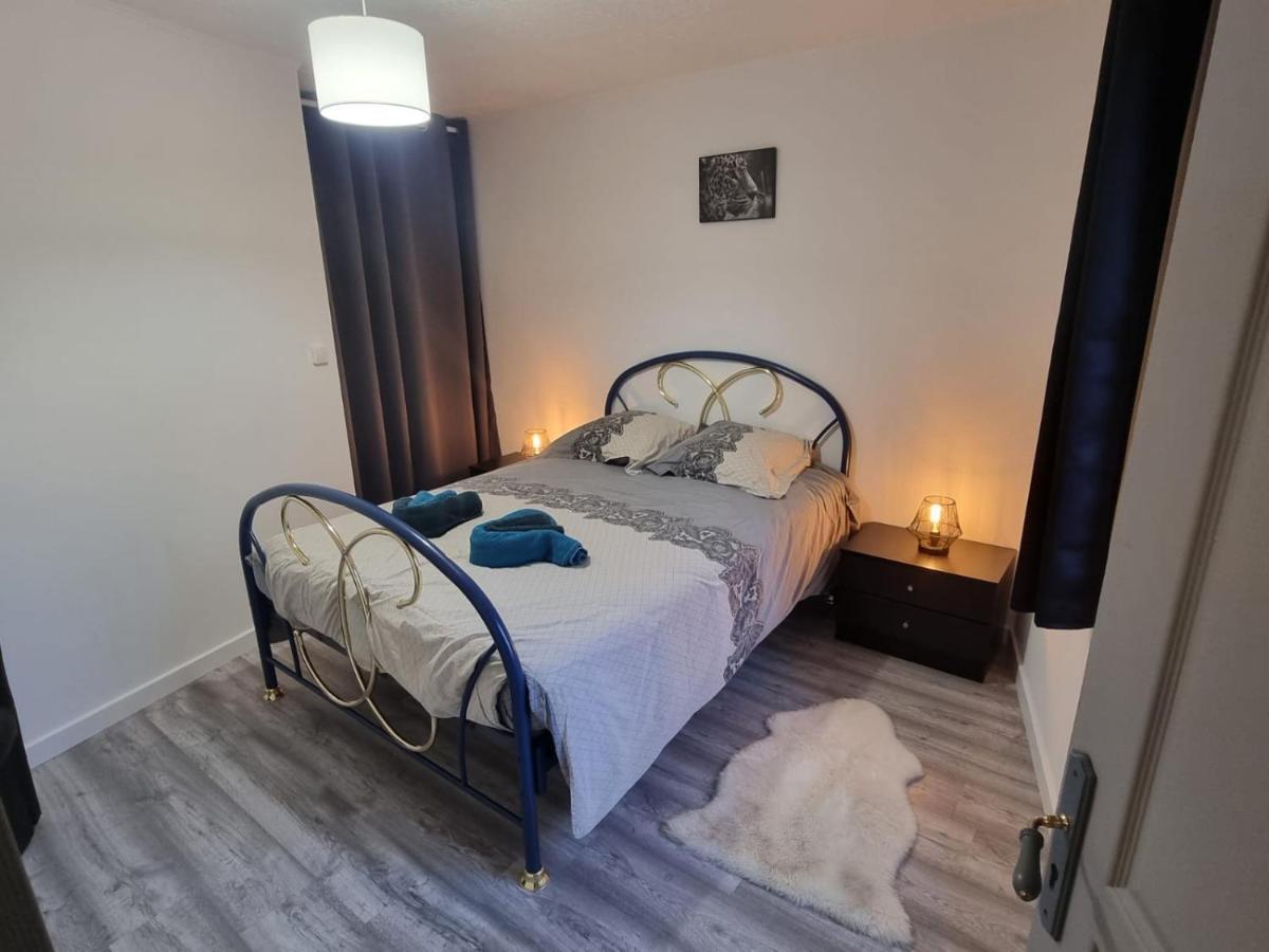 Appartement Rethel - Netflix - Marc & Cecile Exteriör bild
